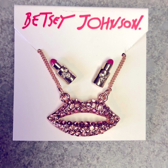 Betsey Johnson Rose Gold Tone Crystal Encrusted Lip Necklace & Lipstick Studs - Picture 1 of 10